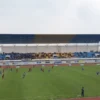 Persigar (Biru-Biru) Saat bertanding melawan Persipasi, di Stadion R.A.A Adiwijaya, Kabupaten Garut. Sabtu 23 Desember 2023.