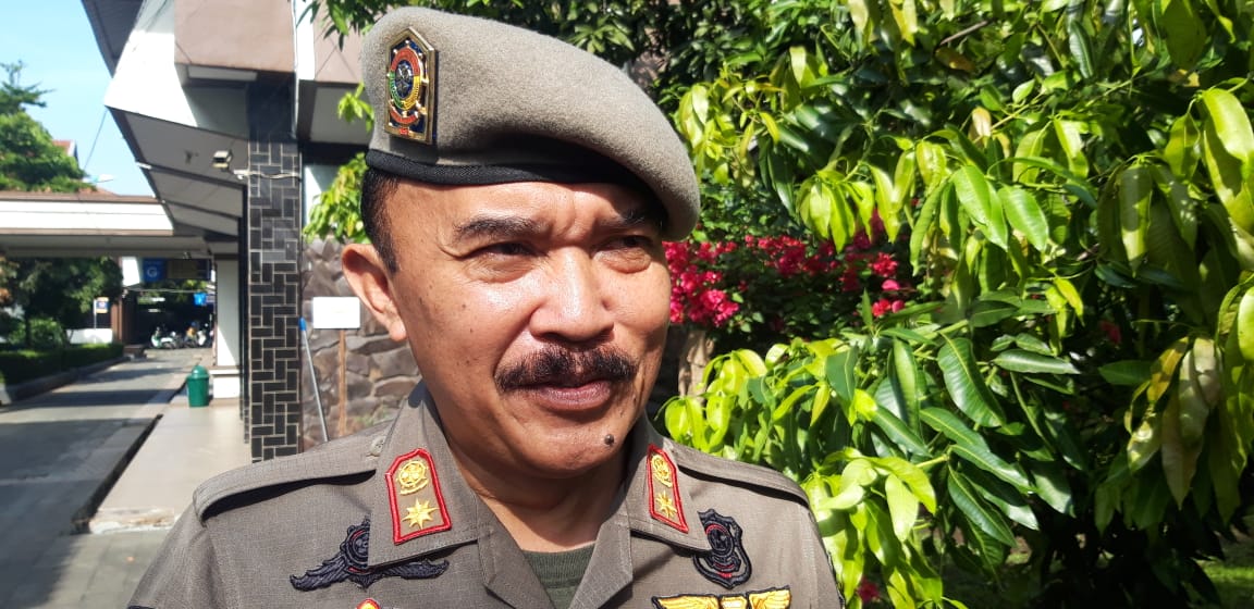 Kepala Satuan Polisi Pamong Praja, Kabupaten Garut, Usep Basuki Eko, saat diwawancarai oleh sejumlah awak media, di Lapang Setda Pemkab Garut. Senin 8 Januari 2024.
