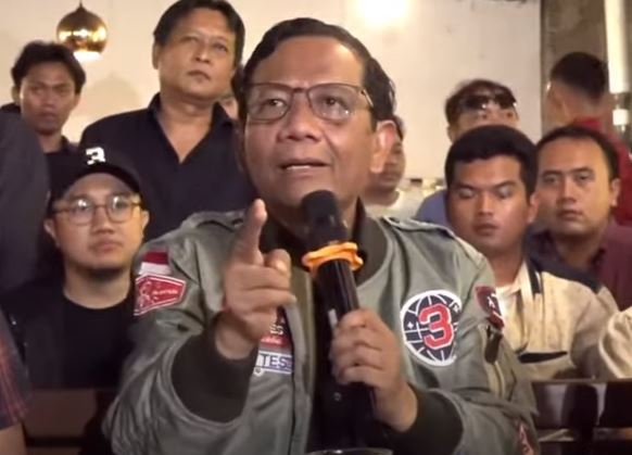 Direspons Jokowi, Mahfud Mundur dari Menteri