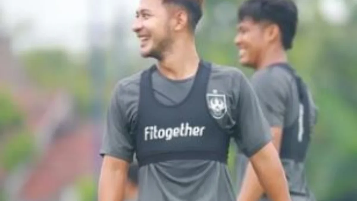 Gelandang PSIS Gian Zola Siap Permalukan Beckham Putra dan Persib Bandung