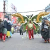 Ribuan warga memenuhi Jalan Letjend Suwarto, Kota Banjar. Mereka hadir untuk melihat kemeriahan Festival Kirab