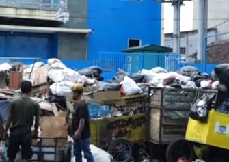 TPAS Sarimukti Ditutup Total, Sampah Mulai Megotori Beberapa Titik di Bandung Timur