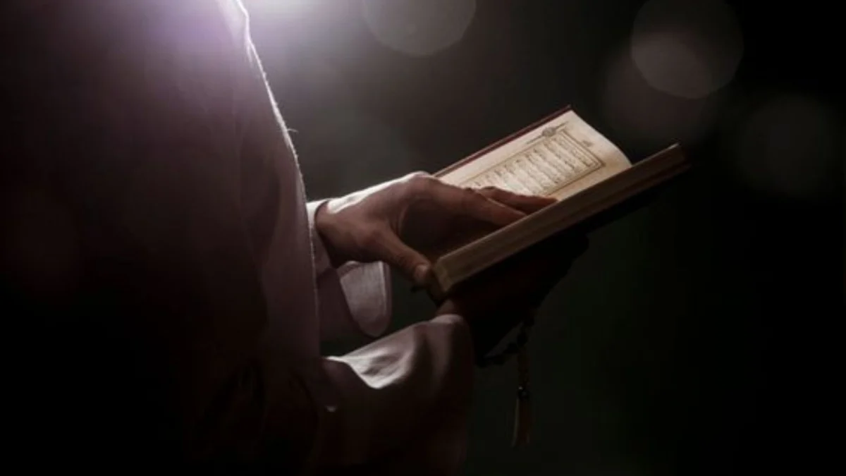 Keistimewaan Membaca Al-Quran di Bulan Ramadan, Ini 5 Pahala Besar yang Diperoleh!