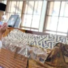 Penjabat Gubernur Jawa Barat Bey Machmudin Mengunjungi Rumah Duka Almarhum Mantan Gubernur Solihin GP