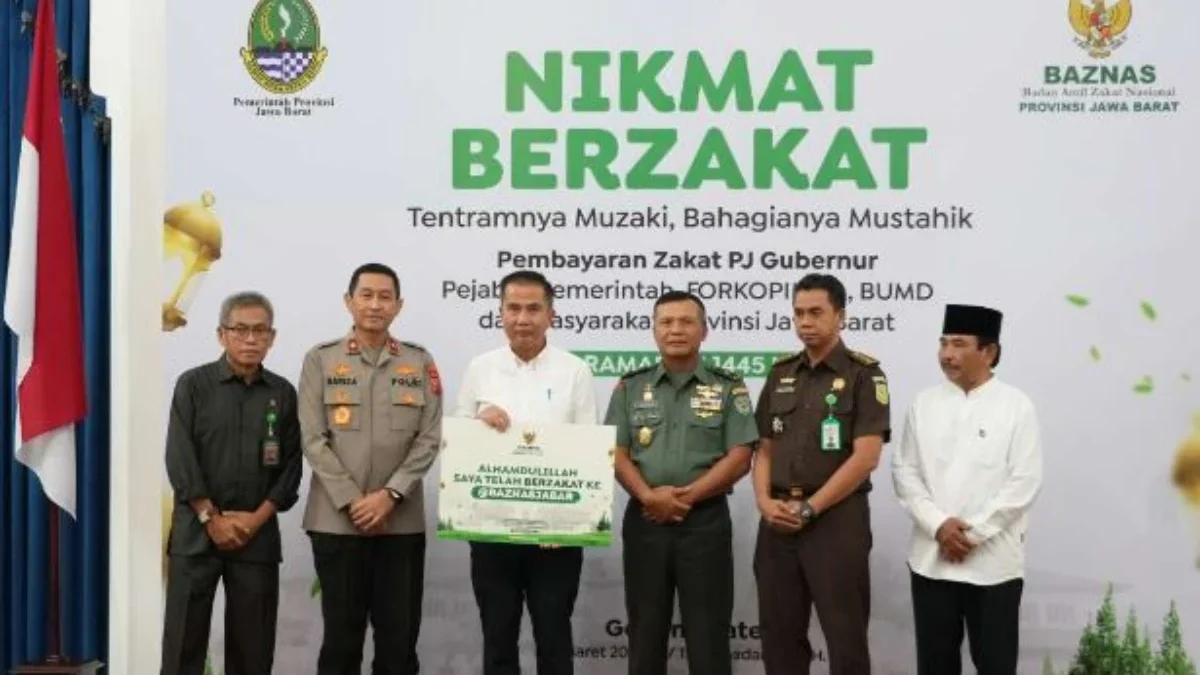 Pj Gubernur Jawa Barat Bayar Zakat Fitrah Lewat Baznas