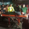 Pemuda berinisial \'RA\' yang diduga ugal-ugalan di jalan raya Kota Banjar dan diamuk massa dievakuasi ke mobil