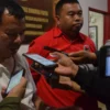 H. Nadiman ketika diwawancara awak media di kantor DPC PDIP Garut