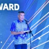 Pj Gubernur Jabar Bey Machmudin menghadiri Penganugerahan Jaminan Sosial Ketenagakerjaan PARITRANA AWARD Provi