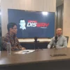 Ketua DK LPS, Purbaya Yudhi Sadewa membahas berbagai isu terkait stabilitas perbankan dengan CEO Harian Disway